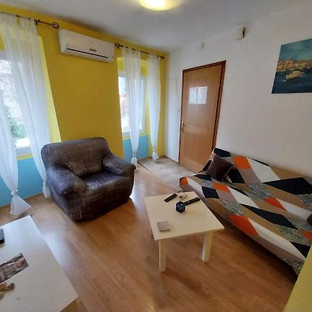 מאלי לוסיניי Apartmani Jadran מראה חיצוני תמונה