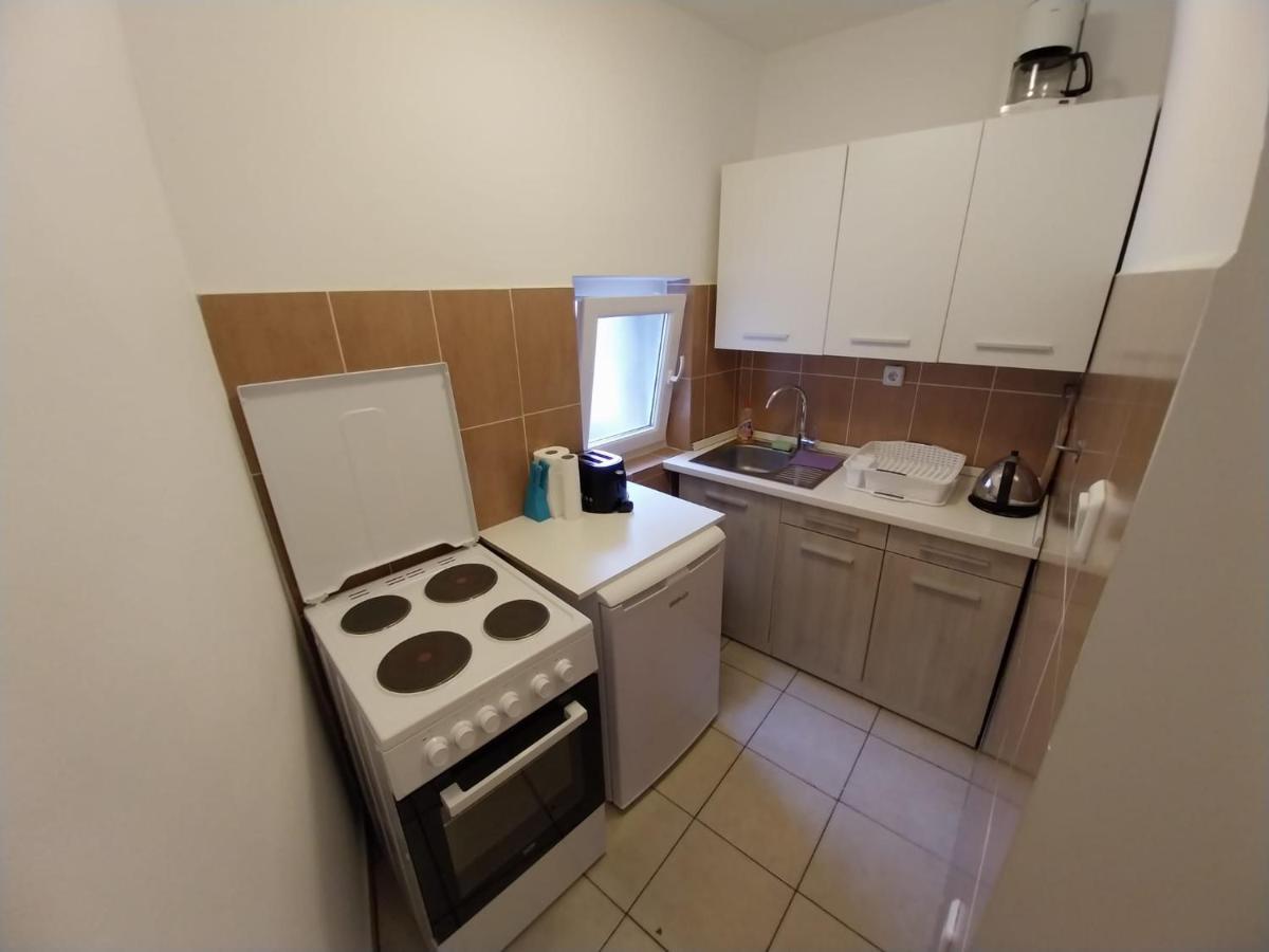 מאלי לוסיניי Apartmani Jadran מראה חיצוני תמונה