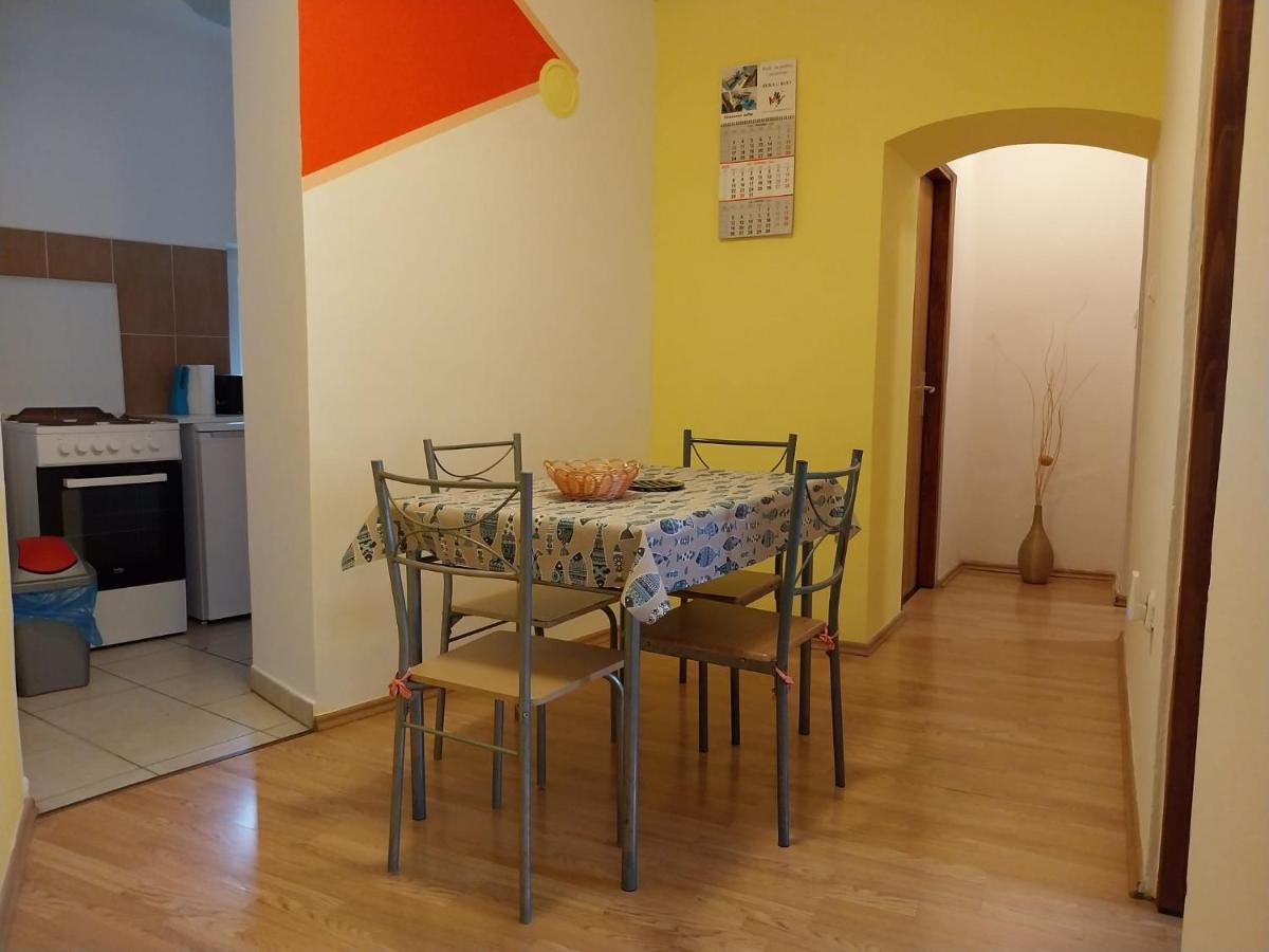מאלי לוסיניי Apartmani Jadran מראה חיצוני תמונה