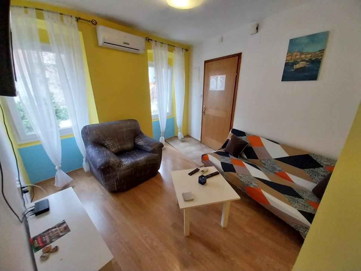 מאלי לוסיניי Apartmani Jadran מראה חיצוני תמונה